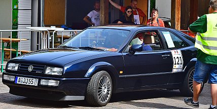 Corrado Zeitkontrolle bei einer rallye